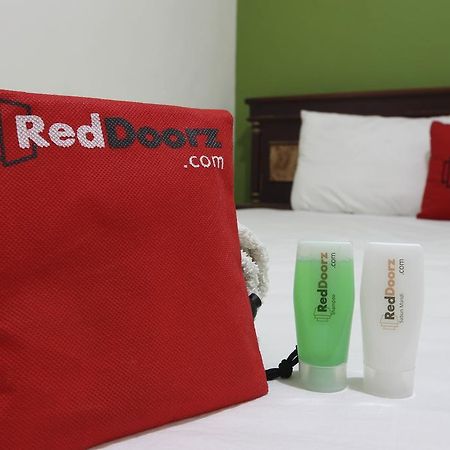 Reddoorz Near Lottemart Maguwo Hotel Yogyakarta Eksteriør billede