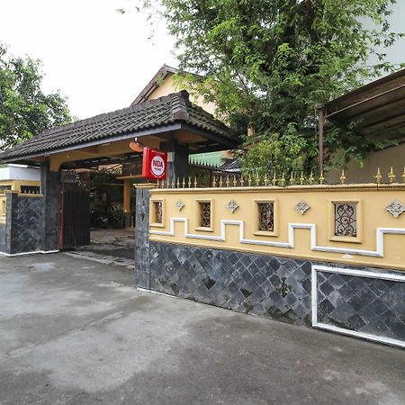 Reddoorz Near Lottemart Maguwo Hotel Yogyakarta Eksteriør billede